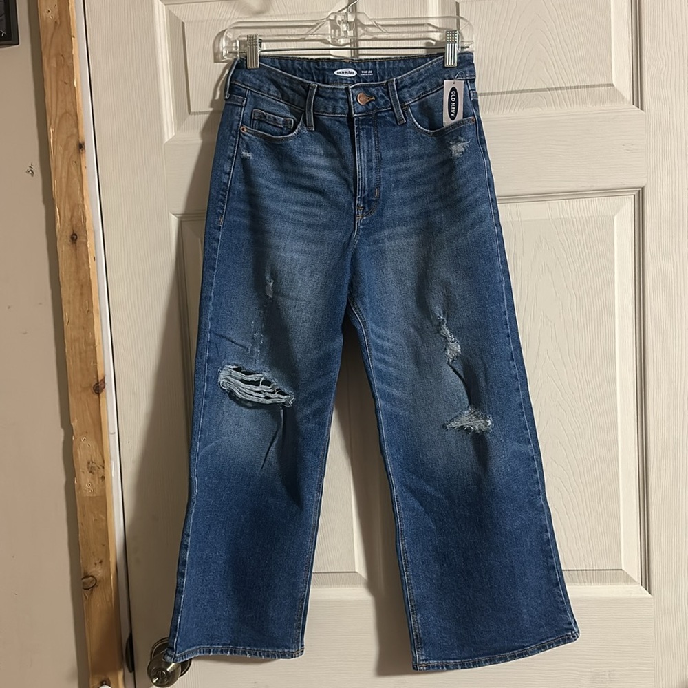 OLD NAVY EXTRA HIGH RISE WIDE LEG JEANS: NEW WITH TAGS: SIZE 6 PETITE